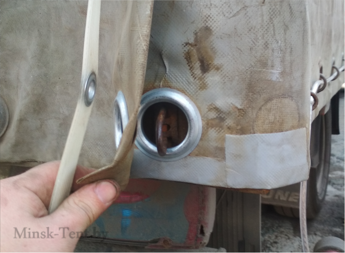 Разрыв заденего угла фуры